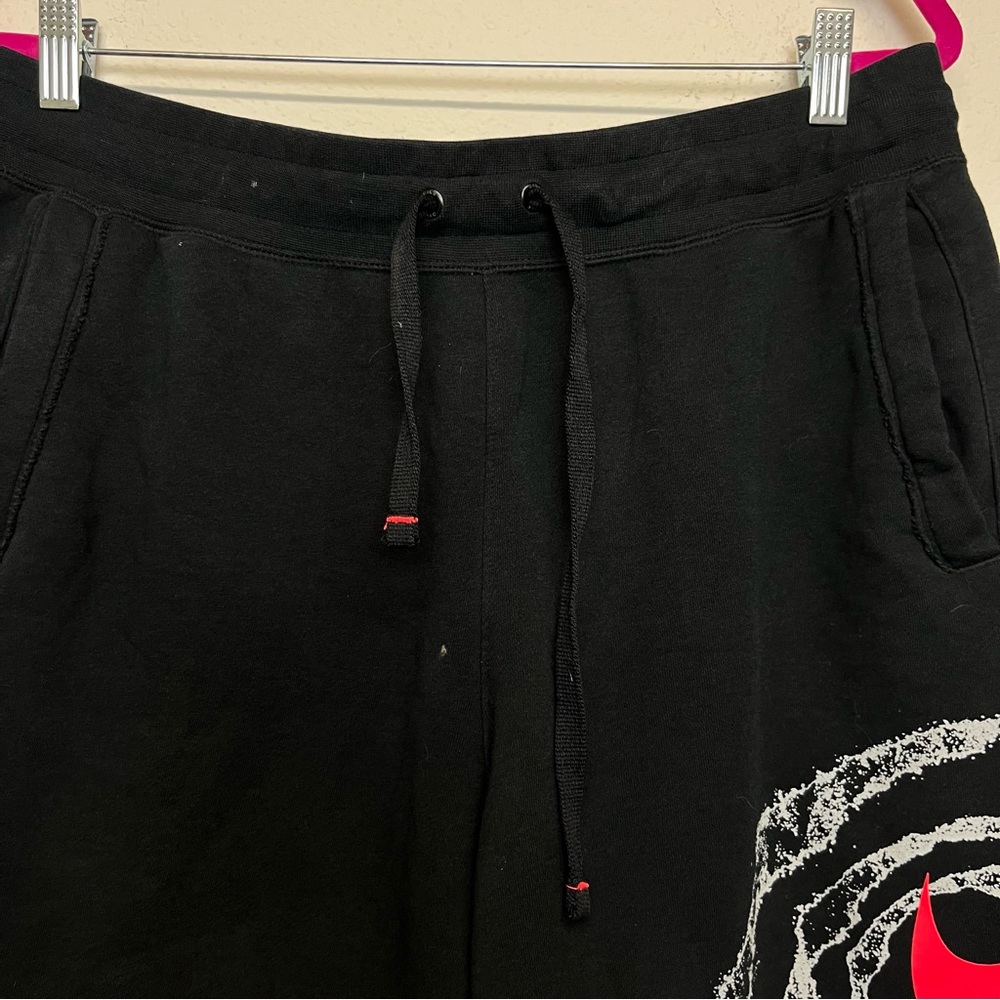 Pre-Loved Black Nike Deep Space Shorts - Nike - Picture 3 of 14